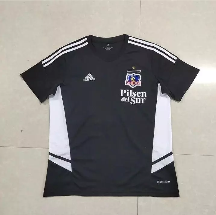 POLERA SALIDA COLO COLO NEGRA 2022
