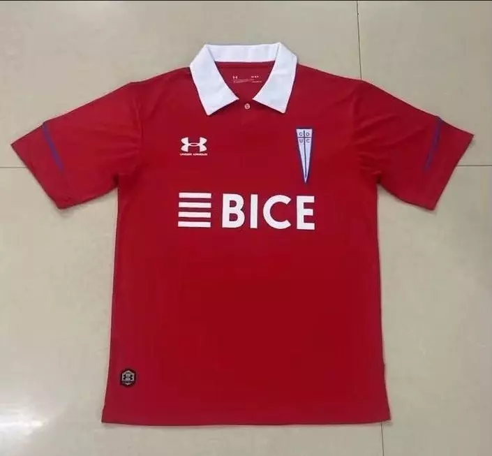 CAMISETA VISITA UNIVERSIDAD CATLICA 2023